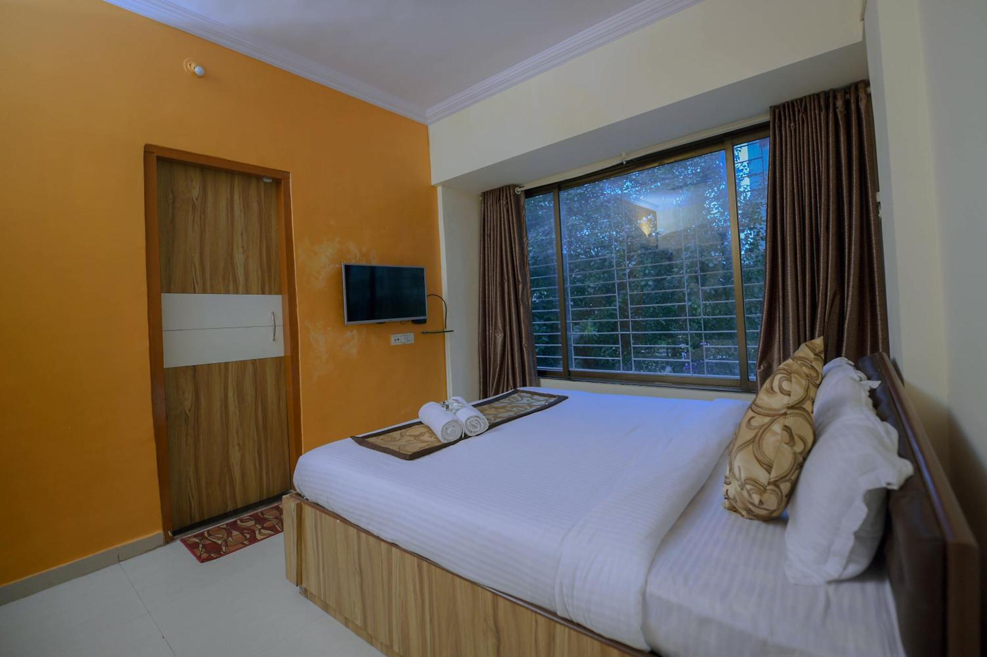 Lalsai Residency Andheri Mumbai  Buitenkant foto