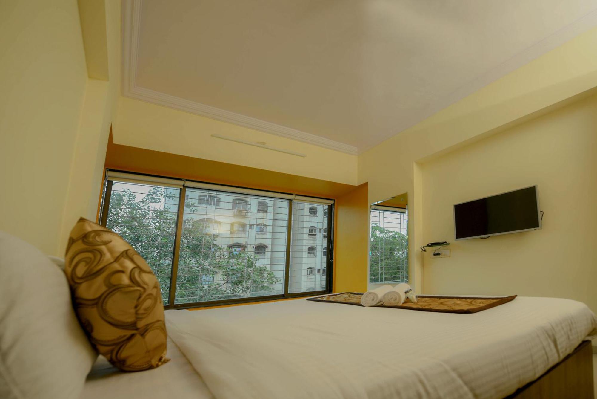 Lalsai Residency Andheri Mumbai  Buitenkant foto