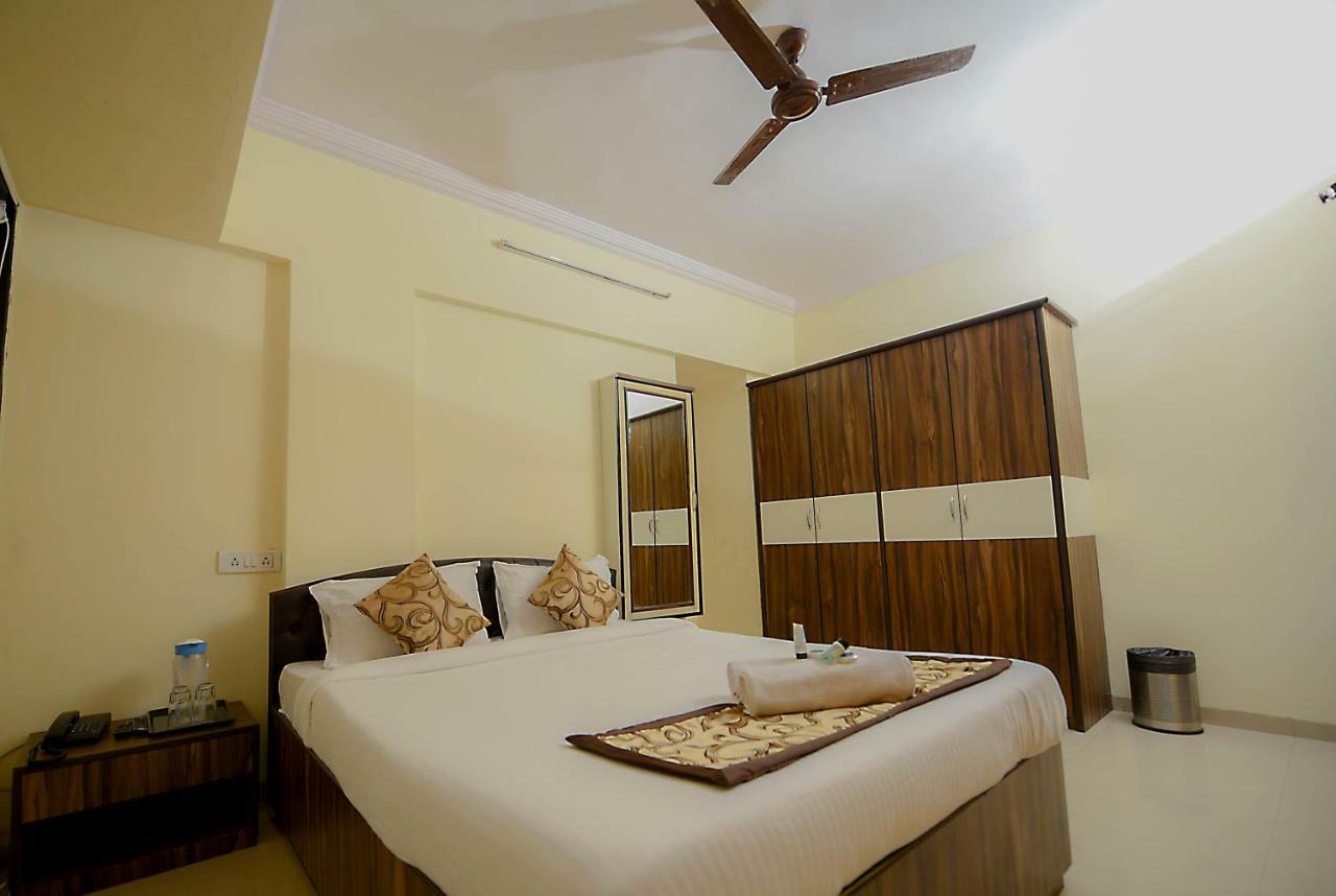 Lalsai Residency Andheri Mumbai  Buitenkant foto