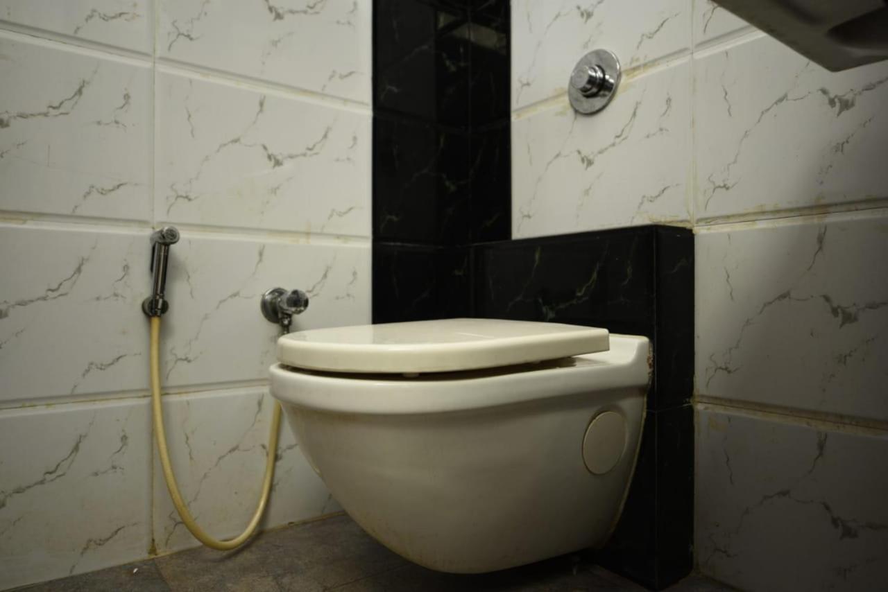Lalsai Residency Andheri Mumbai  Buitenkant foto
