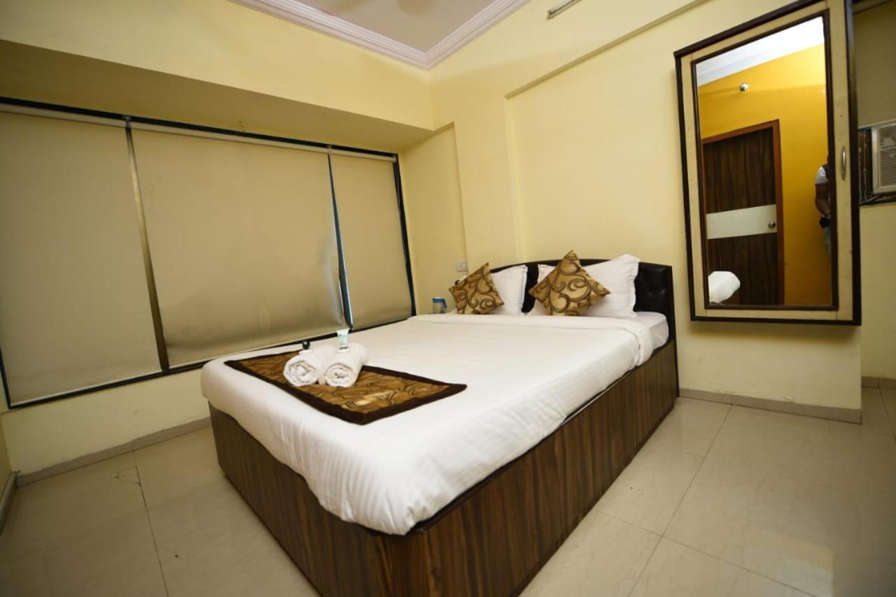 Lalsai Residency Andheri Mumbai  Buitenkant foto